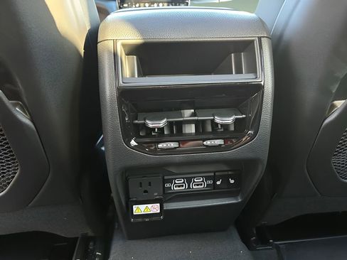 New 2025 Jeep Grand Cherokee Limited w/ Luxury Tech Group II image 27