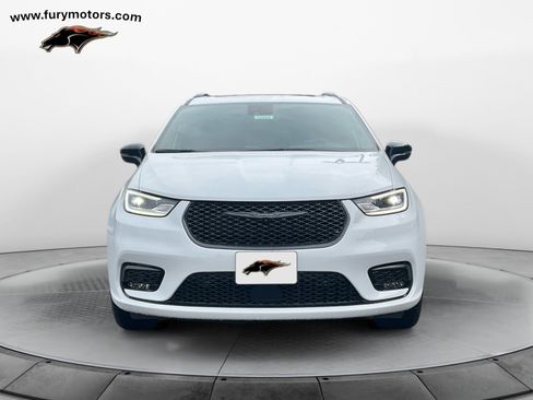 New 2026 Chrysler Pacifica Limited w/ S Appearance Package image 8