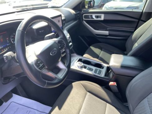 Used 2023 Ford Explorer XLT RWD image 15