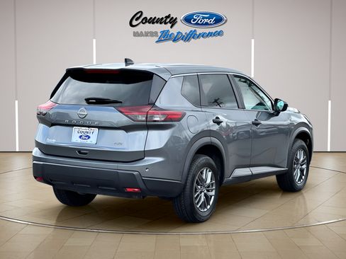 Used 2024 Nissan Rogue S AWD/4WD image 7