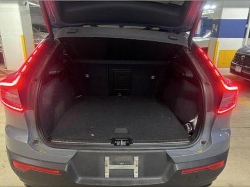 Used 2023 Volvo C40 Recharge Core w/ Climate Package AWD/4WD image 9