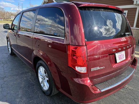 Used 2019 Dodge Grand Caravan SXT image 25