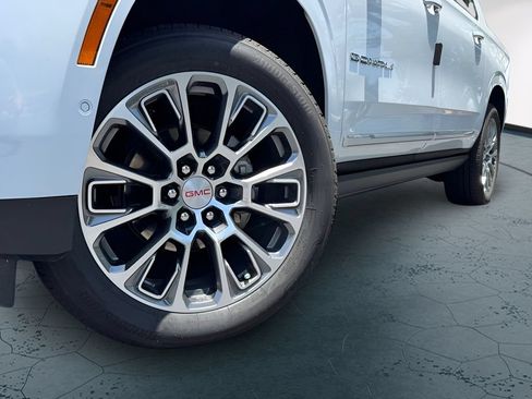 New 2026 GMC Yukon XL Denali w/ Sun & Power Step Package AWD/4WD image 2