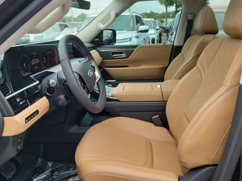 New 2026 INFINITI QX80 Luxe image 18