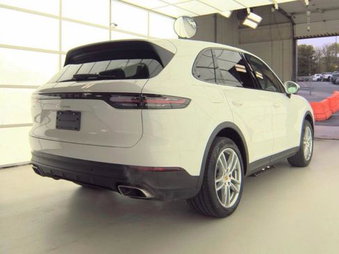 Used 2020 Porsche Cayenne AWD/4WD image 2