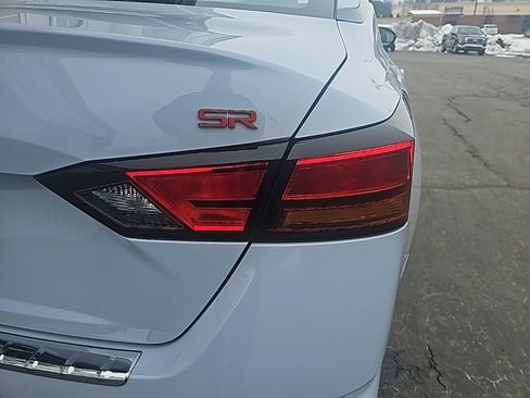 Used 2023 Nissan Altima 2.5 SR w/ SR Premium Package image 6