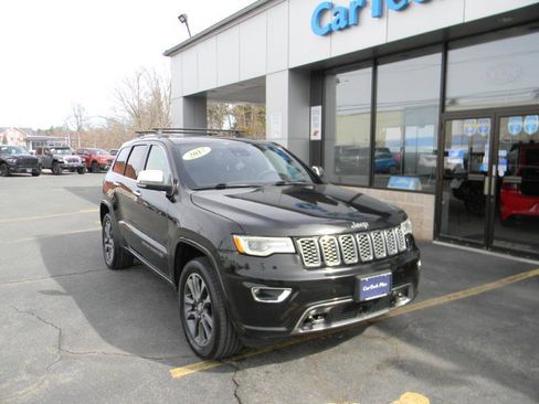 Used 2017 Jeep Grand Cherokee Overland w/ Jeep Active Safety Group image 2