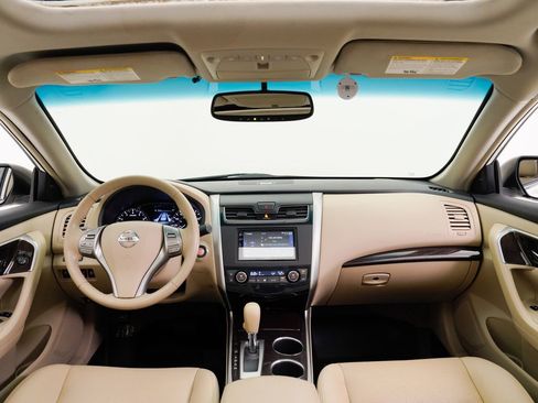Used 2013 Nissan Altima 2.5 SL w/ Technology Pkg FWD image 22