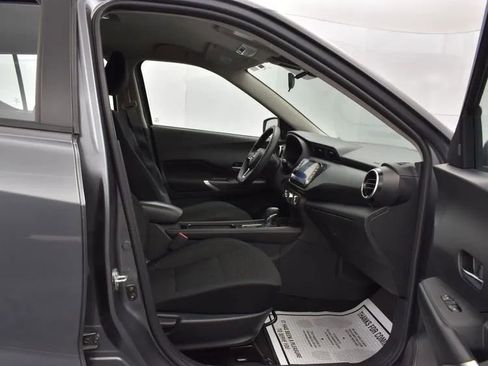 Used 2023 Nissan Kicks SV image 17