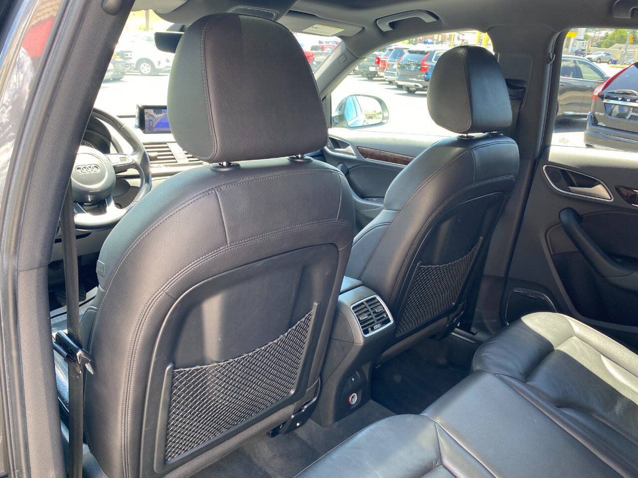 Used 2018 Audi Q3 2.0T Premium Plus w/ Premium Plus Package AWD/4WD image 22