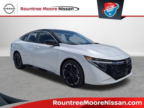 New 2026 Nissan Sentra SR w/ Floor Mat Package FWD image 1