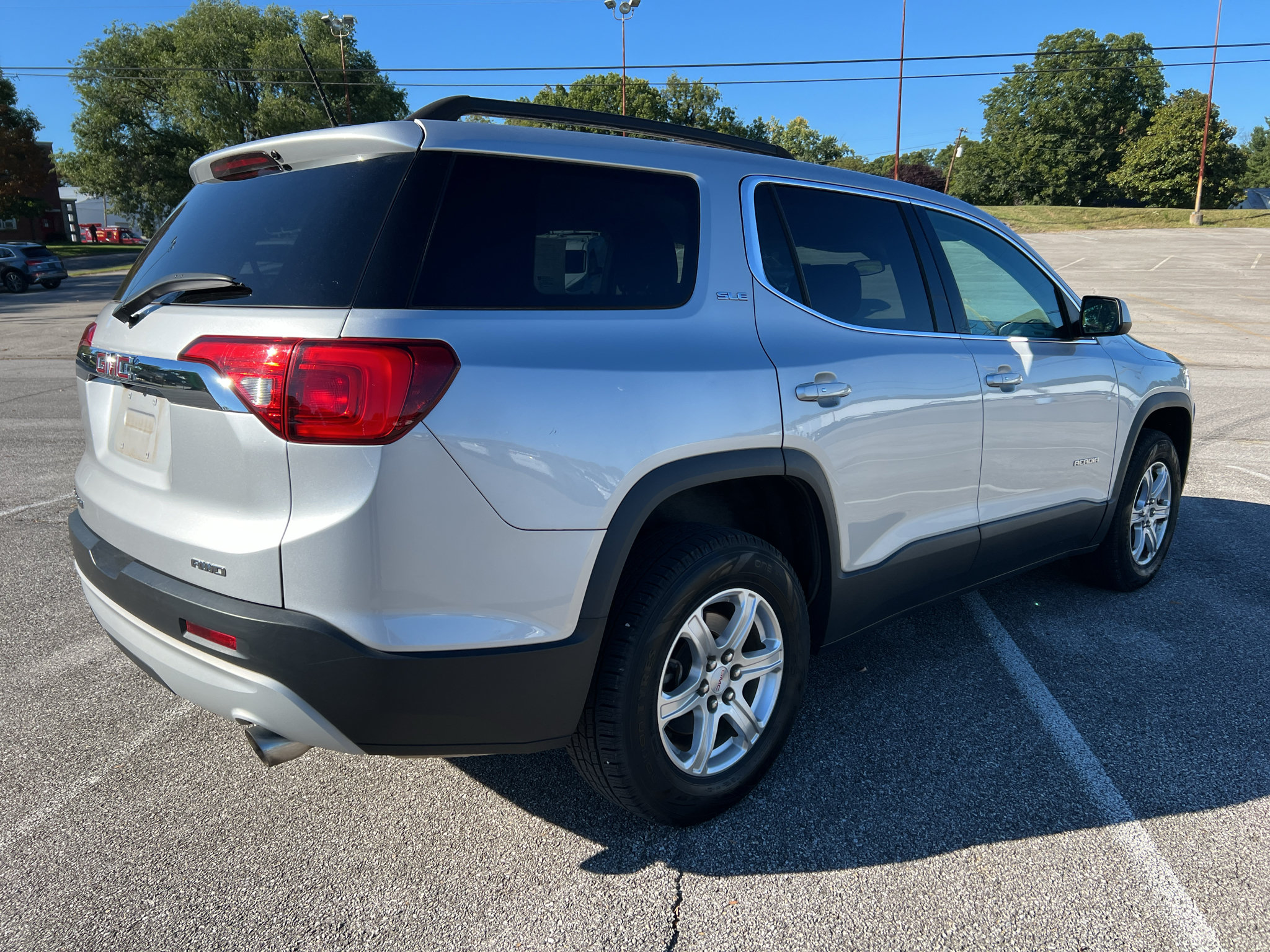 Used 2018 GMC Acadia SLE AWD/4WD image 3