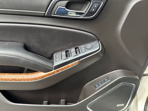 Used 2015 Chevrolet Suburban LTZ image 10