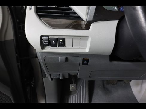 Used 2020 Toyota Sienna XLE Premium image 19