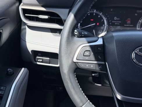 Used 2022 Toyota Highlander XLE image 8