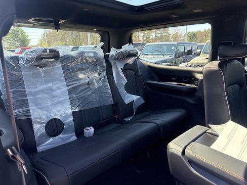 New 2026 Jeep Grand Wagoneer Summit AWD/4WD image 33