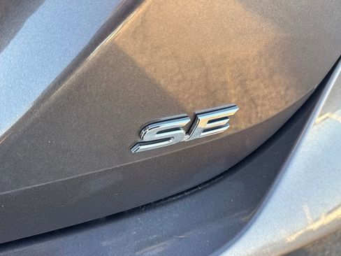 Used 2024 Toyota Camry SE image 5