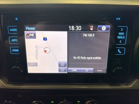 Used 2019 Toyota Tacoma TRD Sport w/ Technology Package AWD/4WD image 23