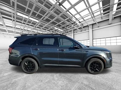 Used 2024 Kia Sorento SX Prestige image 2