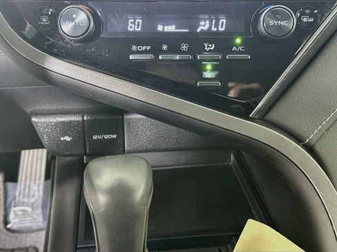 Used 2024 Toyota Camry SE w/ Convenience Package FWD image 23