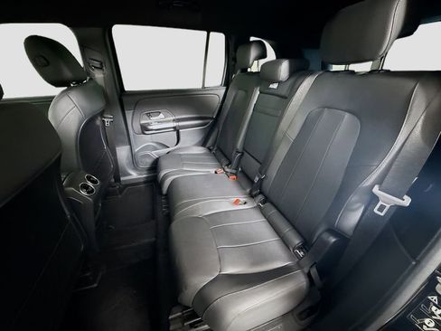 Used 2024 Mercedes-Benz GLB 250 image 23