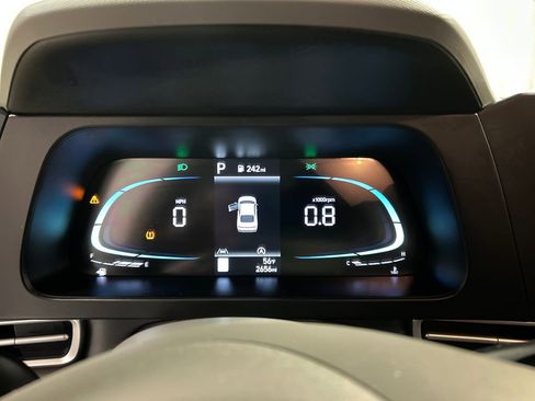 Used 2025 Hyundai Elantra SE image 14