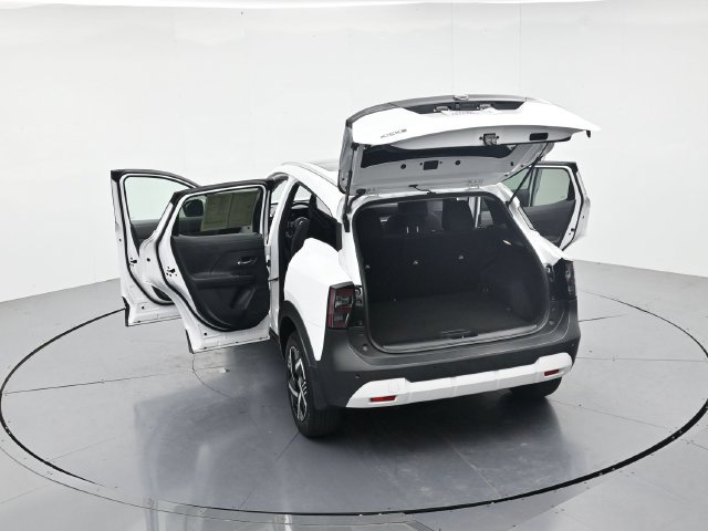 Used 2025 Nissan Kicks SV w/ SV Premium Package FWD image 46