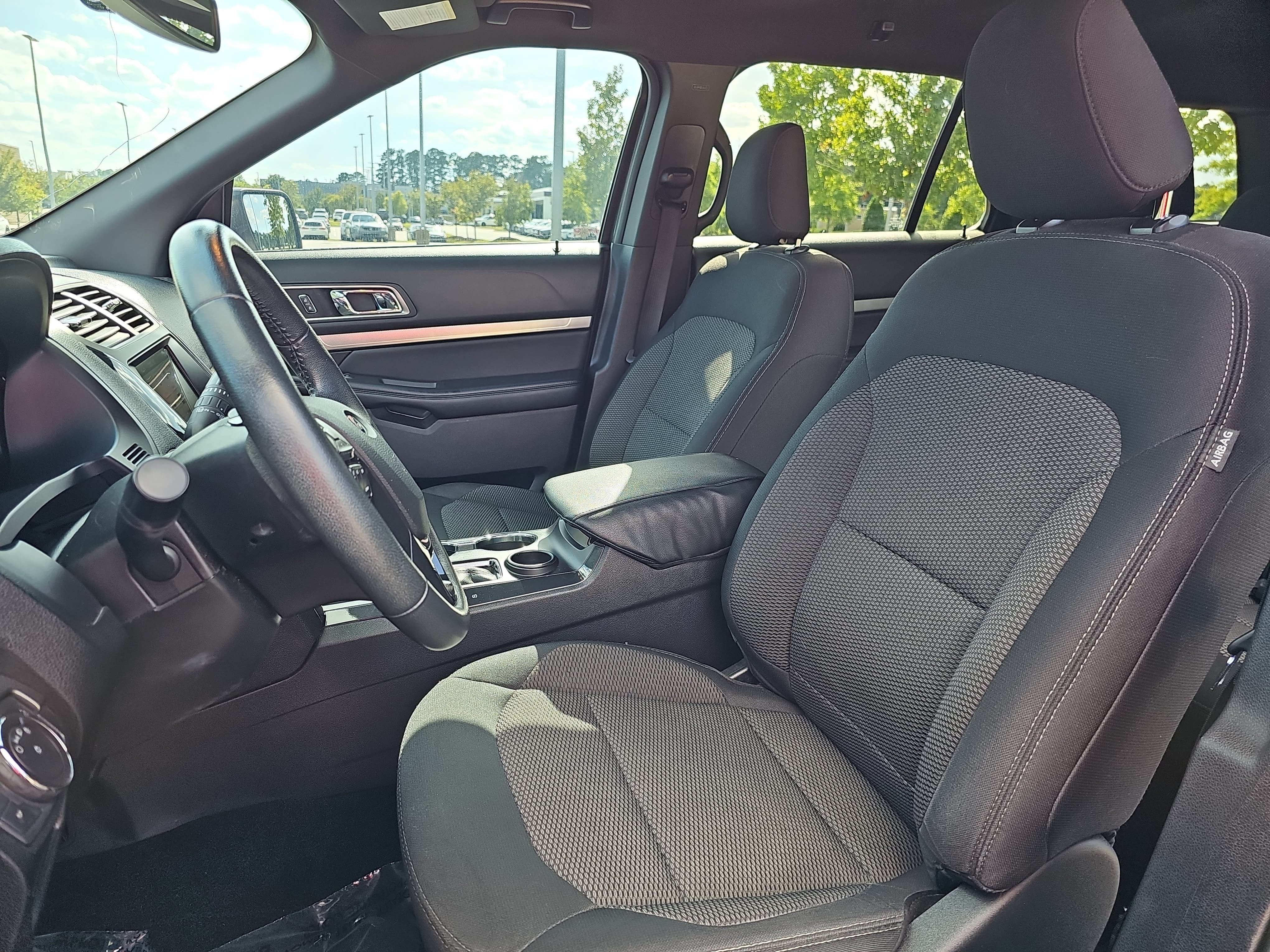Used 2019 Ford Explorer XLT w/ Equipment Group 201A FWD image 15