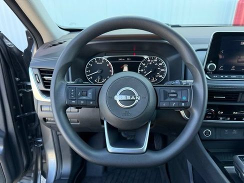 Used 2023 Nissan Rogue SV FWD image 17