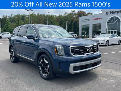 Used 2024 Kia Telluride S w/ S Sunroof Package