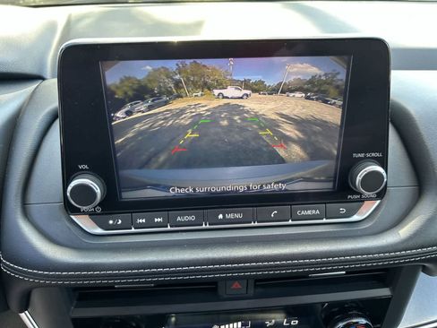 Used 2024 Nissan Rogue SV FWD image 22