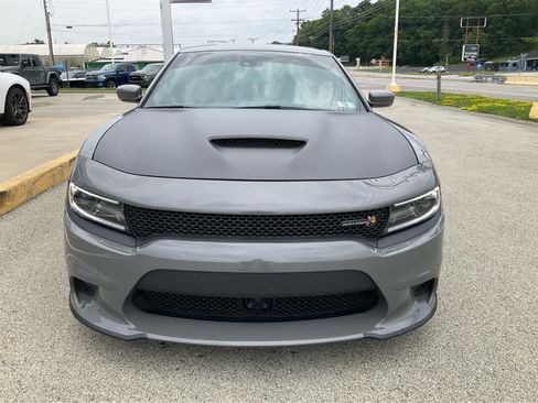 Used 2018 Dodge Charger R/T Scat Pack RWD image 2