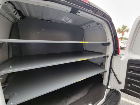 Used 2022 GMC Savana 2500 RWD image 28