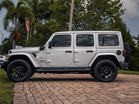 Used 2023 Jeep Wrangler Unlimited Sahara w/ Cold Weather Group AWD/4WD image 2