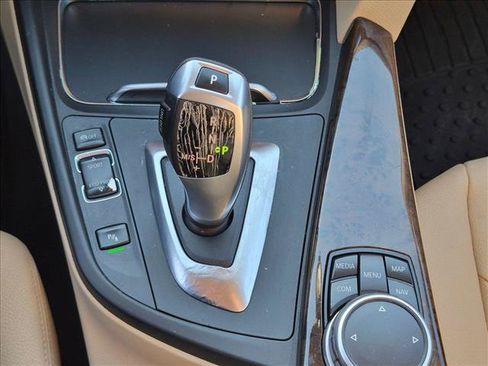 Used 2017 BMW 320i Sedan RWD image 12