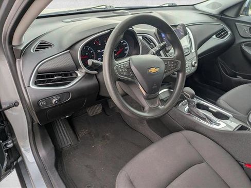 Used 2024 Chevrolet Malibu LT FWD image 9