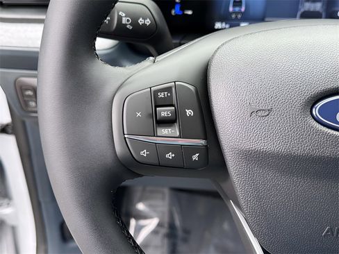 New 2025 Ford Maverick XLT w/ XLT Luxury Package image 16