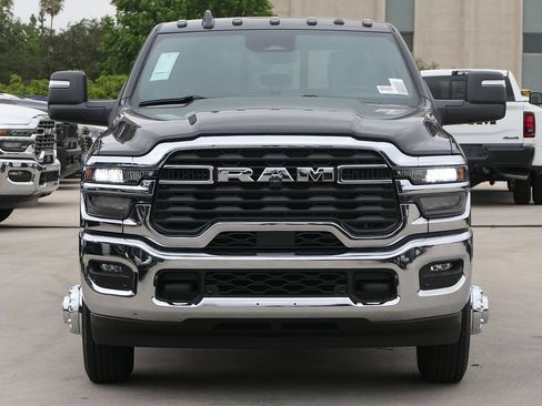 New 2026 RAM 3500 Tradesman AWD/4WD image 7