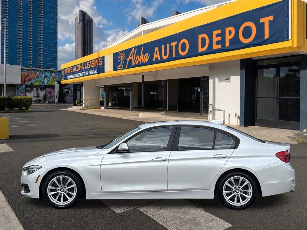 Used 2018 BMW 320i Sedan RWD image 2