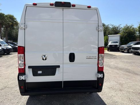 Used 2025 RAM ProMaster 2500 w/ Convenience Group FWD image 4