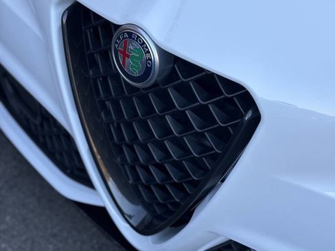 Used 2019 Alfa Romeo Giulia Quadrifoglio w/ Driver Assist Dynamic Package image 28