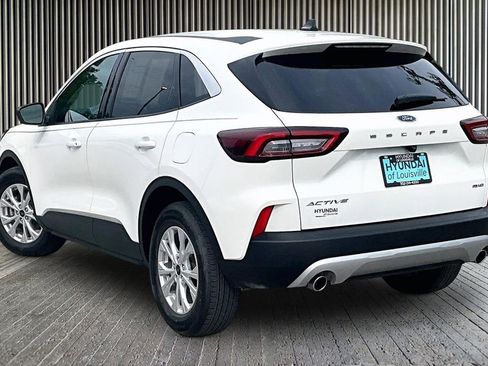 Used 2023 Ford Escape Active AWD/4WD image 3