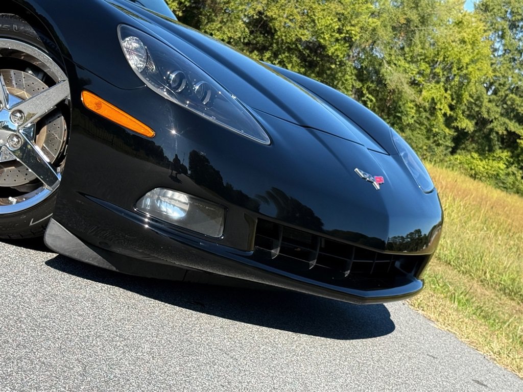Used 2007 Chevrolet Corvette Coupe w/ Preferred Equipment Group RWD image 26
