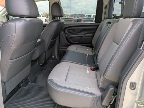 Used 2017 Nissan Titan S image 13