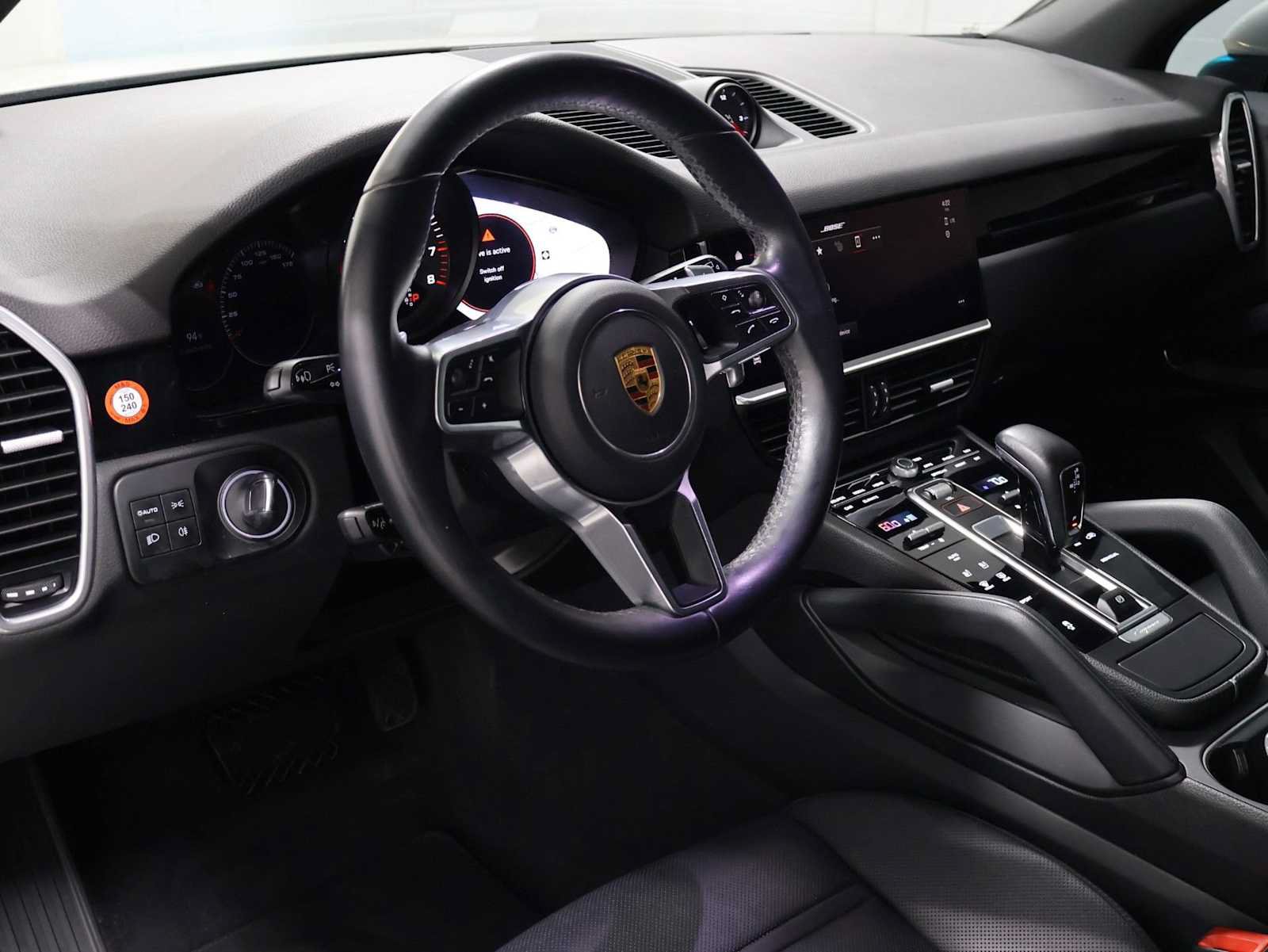 Used 2022 Porsche Cayenne AWD/4WD image 4
