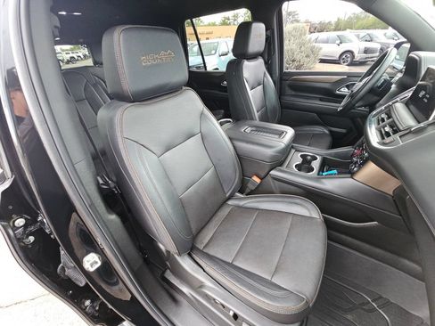 Used 2023 Chevrolet Tahoe High Country AWD/4WD image 12