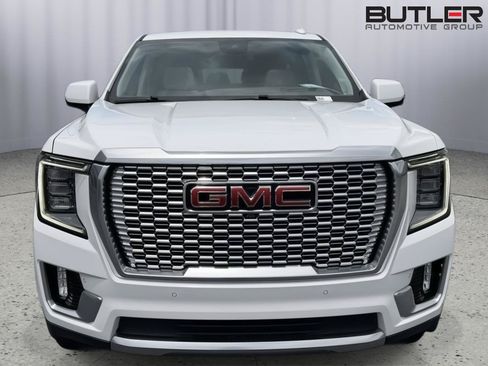 Used 2024 GMC Yukon XL Denali RWD image 9