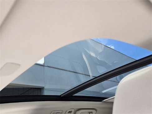 Certified 2025 Volvo V60 B5 Cross Country Plus image 16