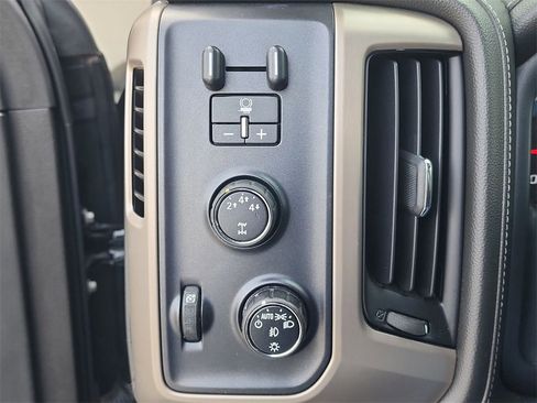 Used 2016 GMC Sierra 2500 Denali w/ Duramax Plus Package image 17