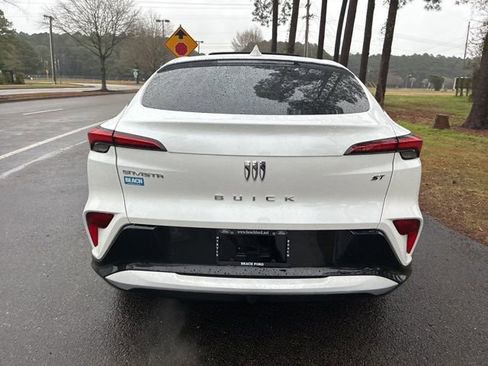 Used 2024 Buick Envista Sport Touring w/ Convenience I Package image 4